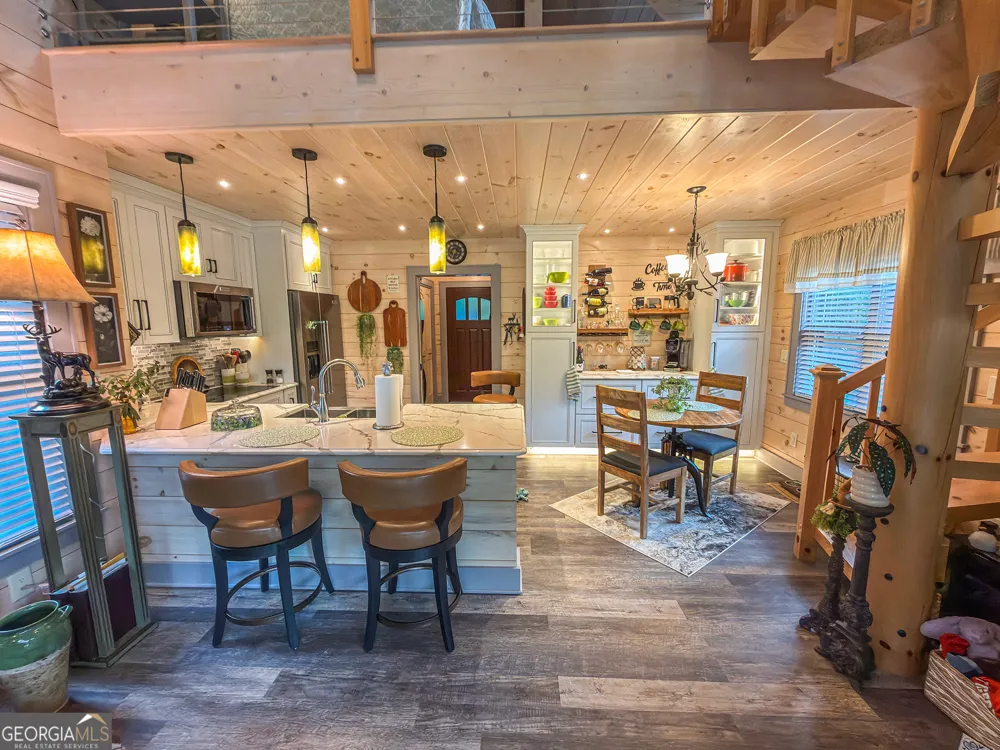 111 Wildflower RD Scaly Mountain, NC 28775