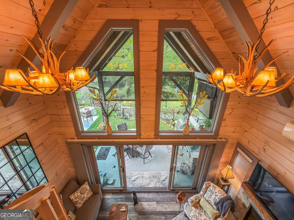 111 Wildflower RD Scaly Mountain, NC 28775