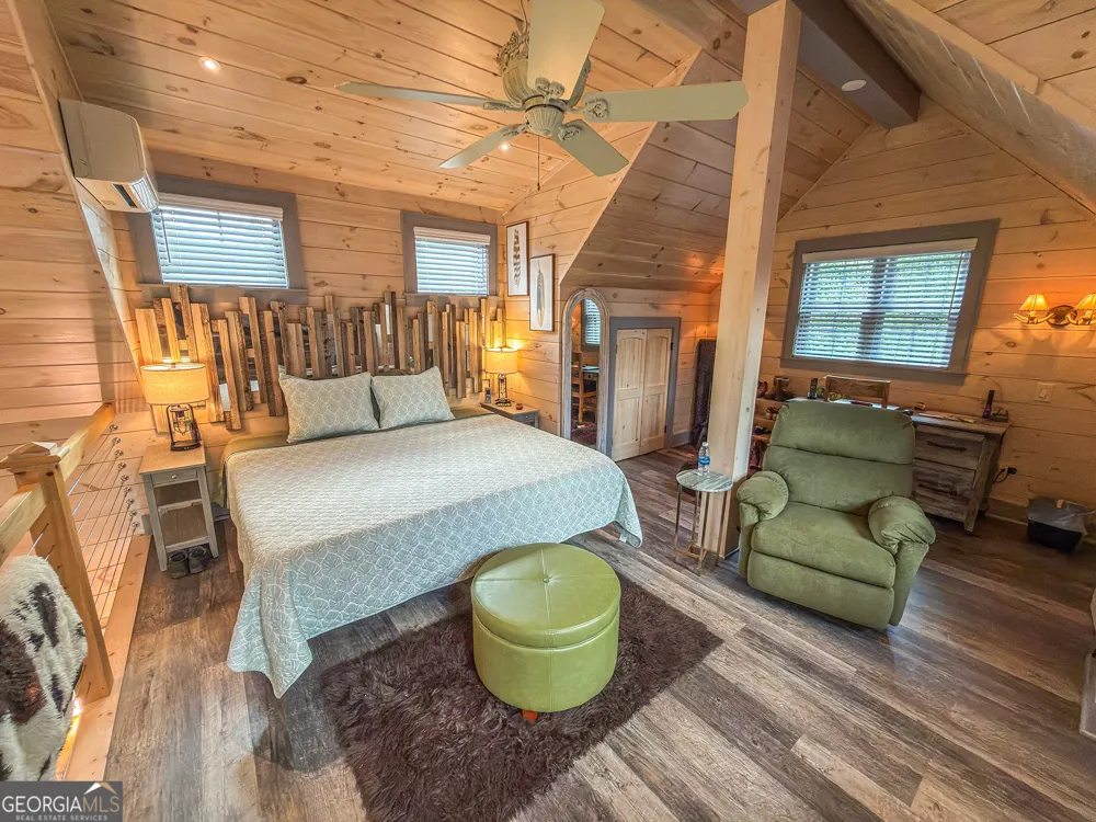 111 Wildflower RD Scaly Mountain, NC 28775