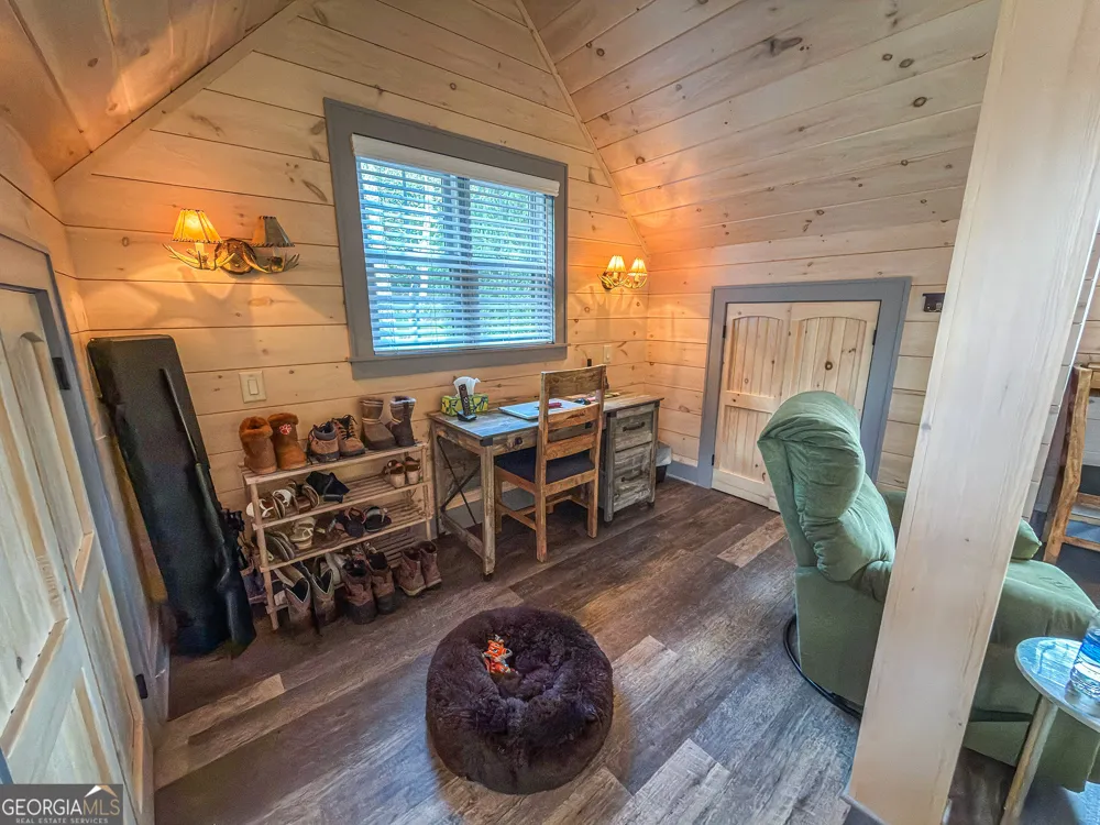 111 Wildflower RD Scaly Mountain, NC 28775
