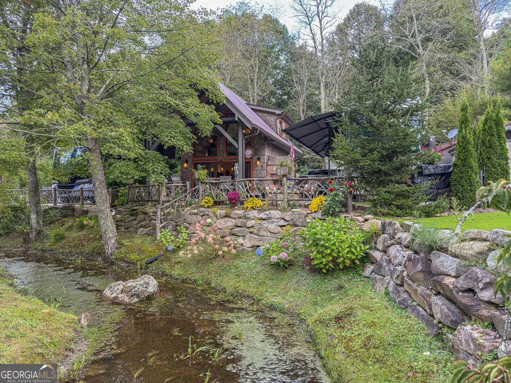 111 Wildflower RD Scaly Mountain, NC 28775