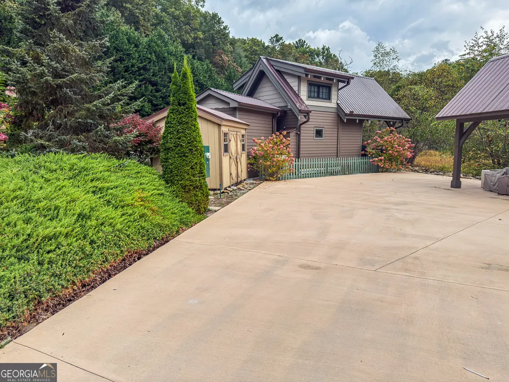 19 W. Highlands WAY Scaly Mountain, NC 28775