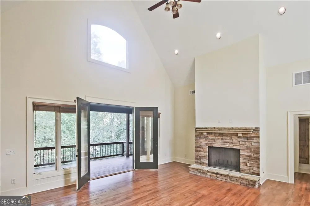 194 Edgewater TRL S Toccoa, GA 30577