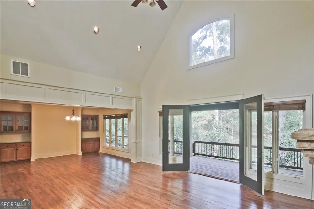 194 Edgewater TRL S Toccoa, GA 30577
