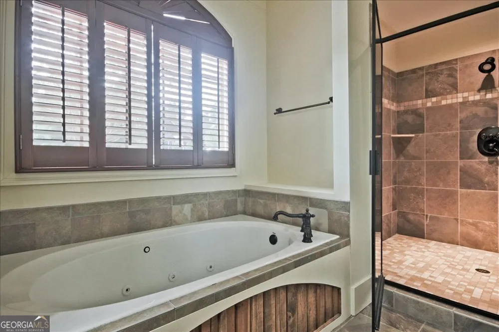 194 Edgewater TRL S Toccoa, GA 30577