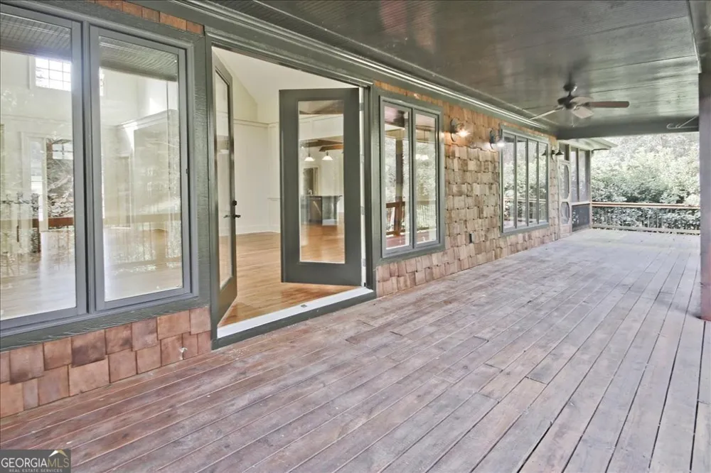 194 Edgewater TRL S Toccoa, GA 30577