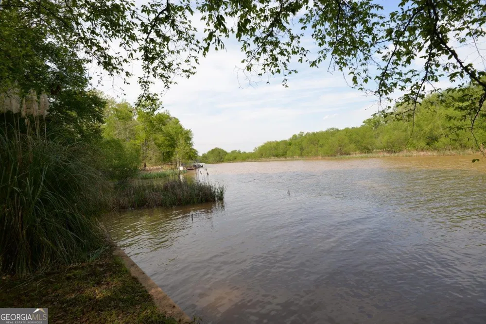 304 Anchor Pointe DR Eatonton, GA 31024