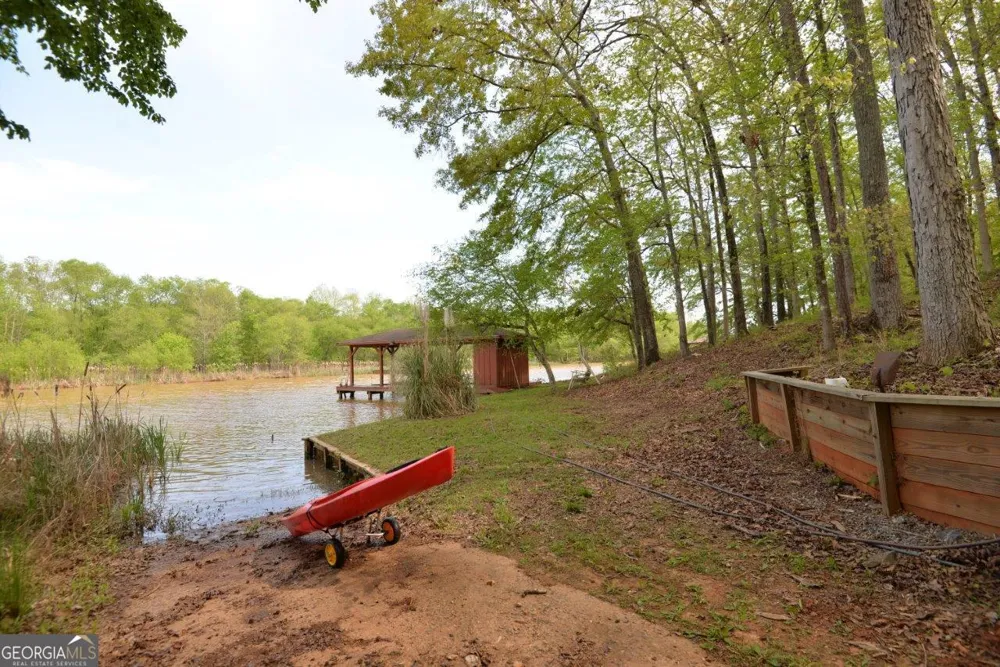 304 Anchor Pointe DR Eatonton, GA 31024