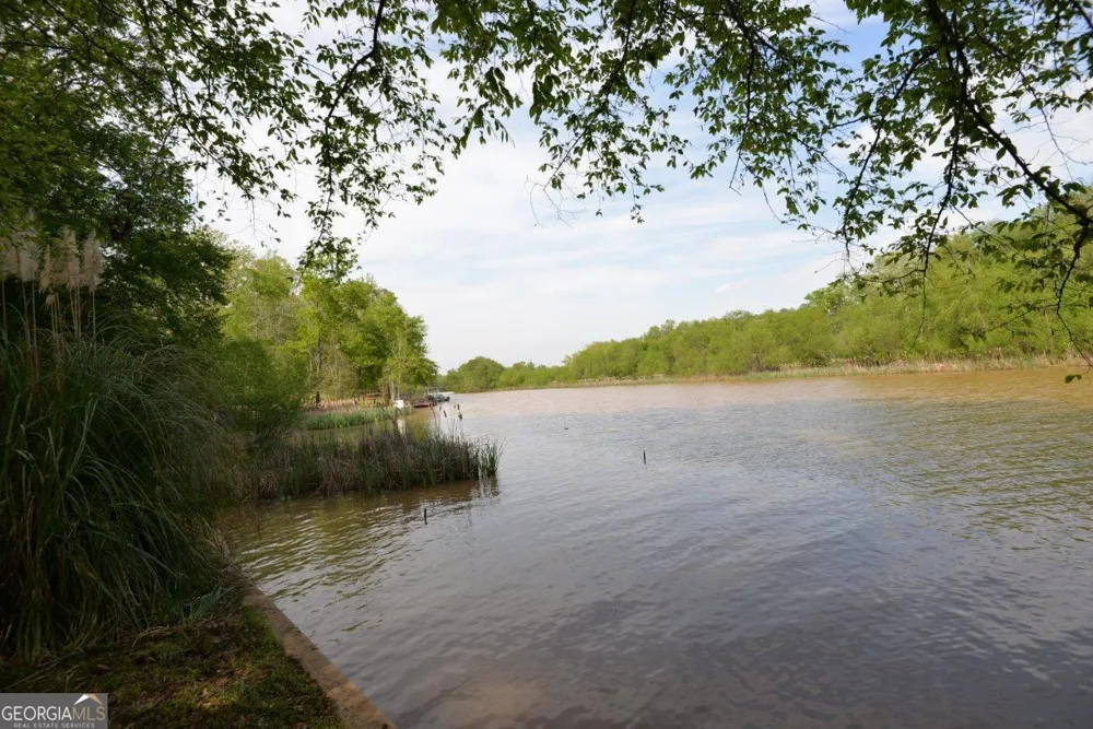 304 Anchor Pointe DR Eatonton, GA 31024