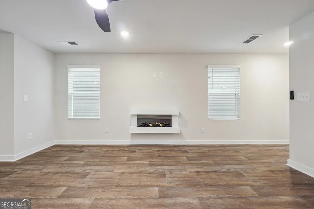 216 Harris WALK West Point, GA 31833