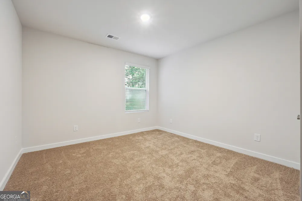216 Harris WALK West Point, GA 31833