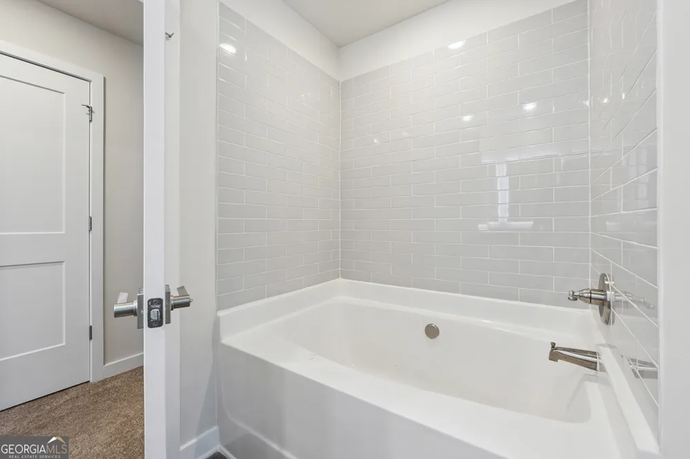 216 Harris WALK West Point, GA 31833