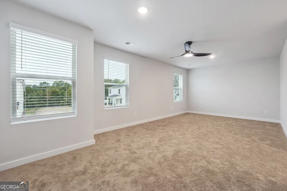 216 Harris WALK West Point, GA 31833