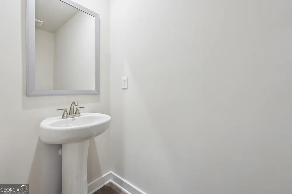 216 Harris WALK West Point, GA 31833