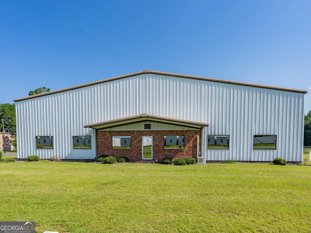 1813 W 12th ST Alma, GA 31510
