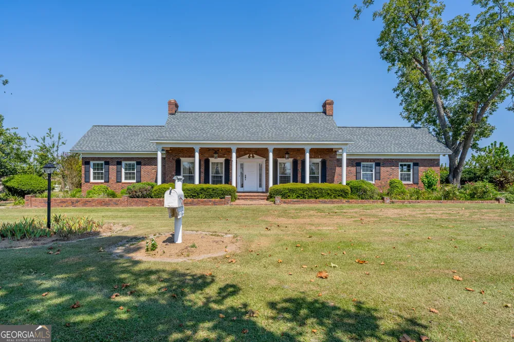 1671 Warren Carter RD Douglas, GA 31533