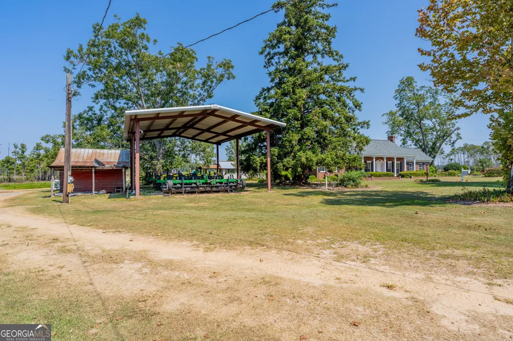1671 Warren Carter RD Douglas, GA 31533