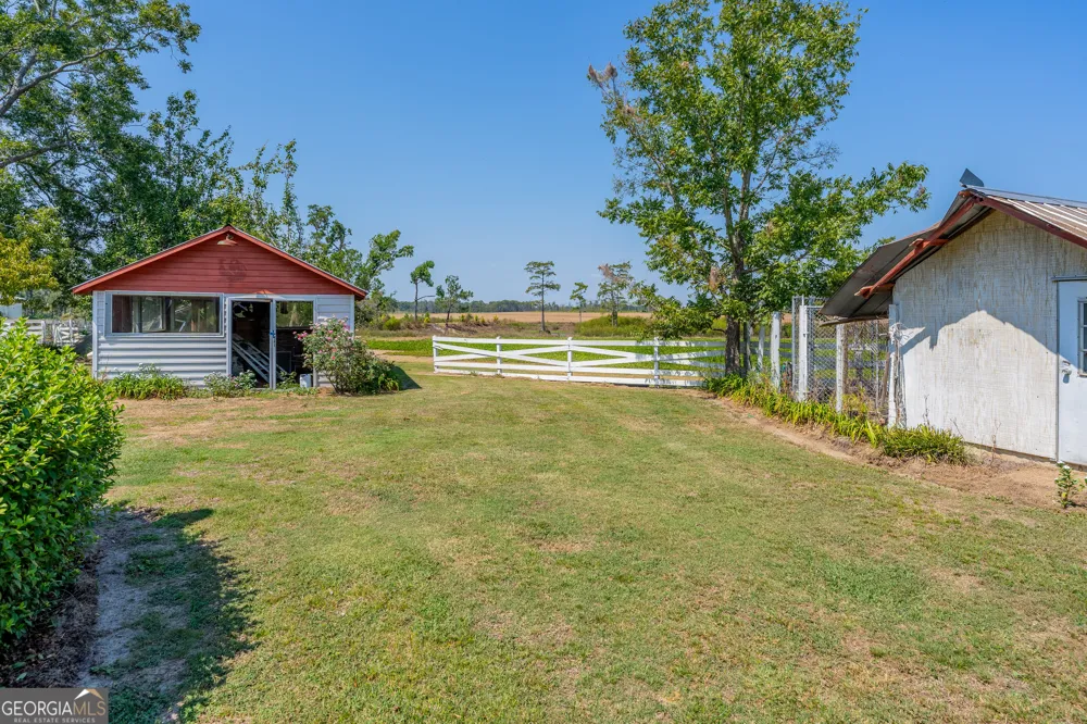 1671 Warren Carter RD Douglas, GA 31533