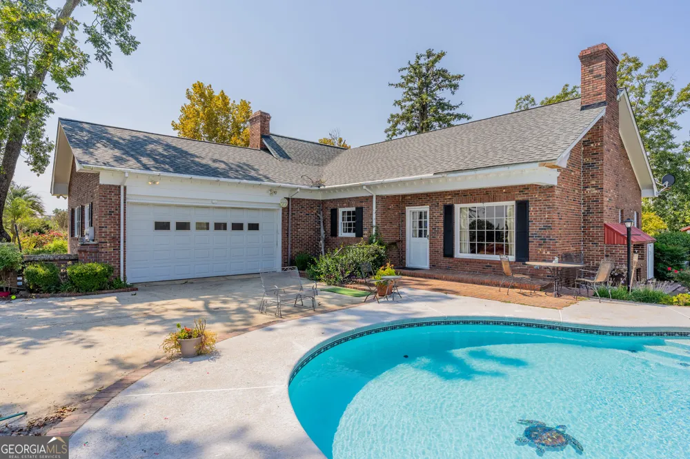 1671 Warren Carter RD Douglas, GA 31533