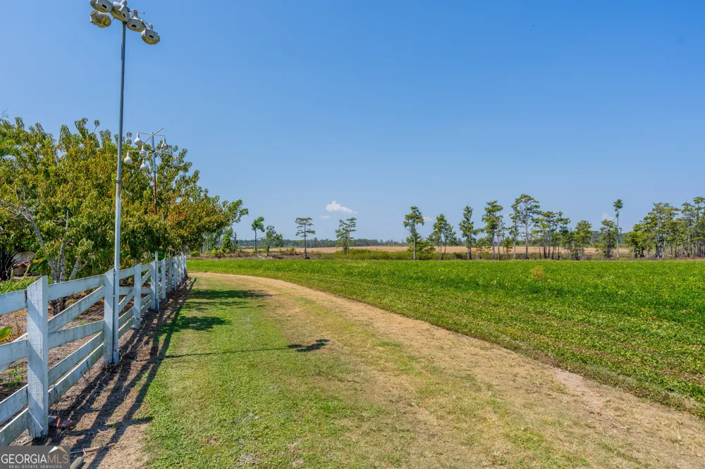 1671 Warren Carter RD Douglas, GA 31533