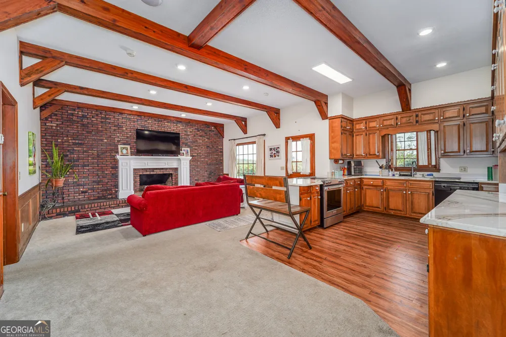 1671 Warren Carter RD Douglas, GA 31533