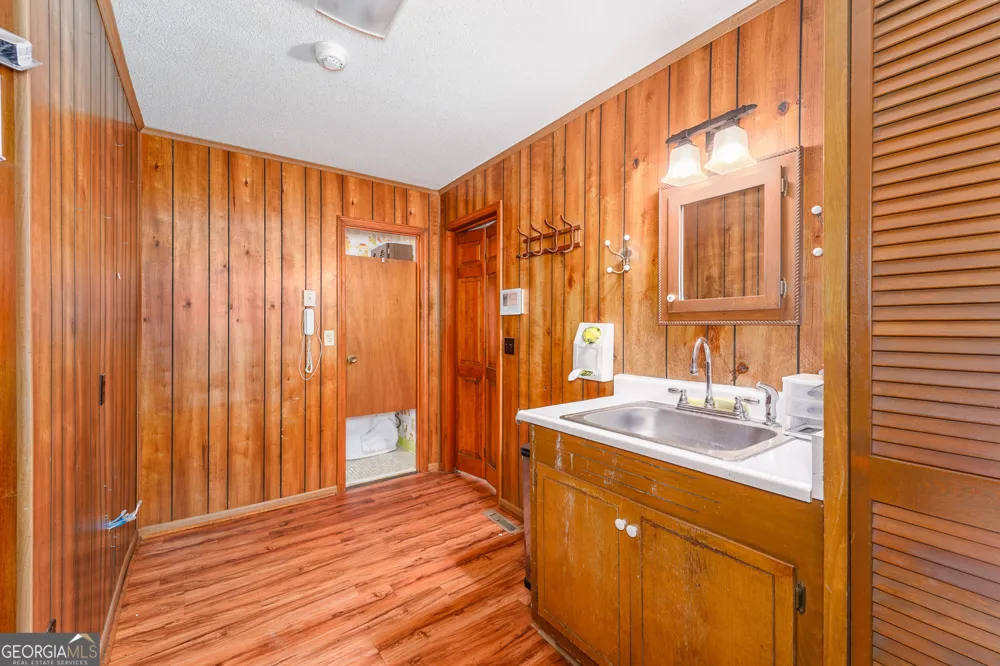 1671 Warren Carter RD Douglas, GA 31533