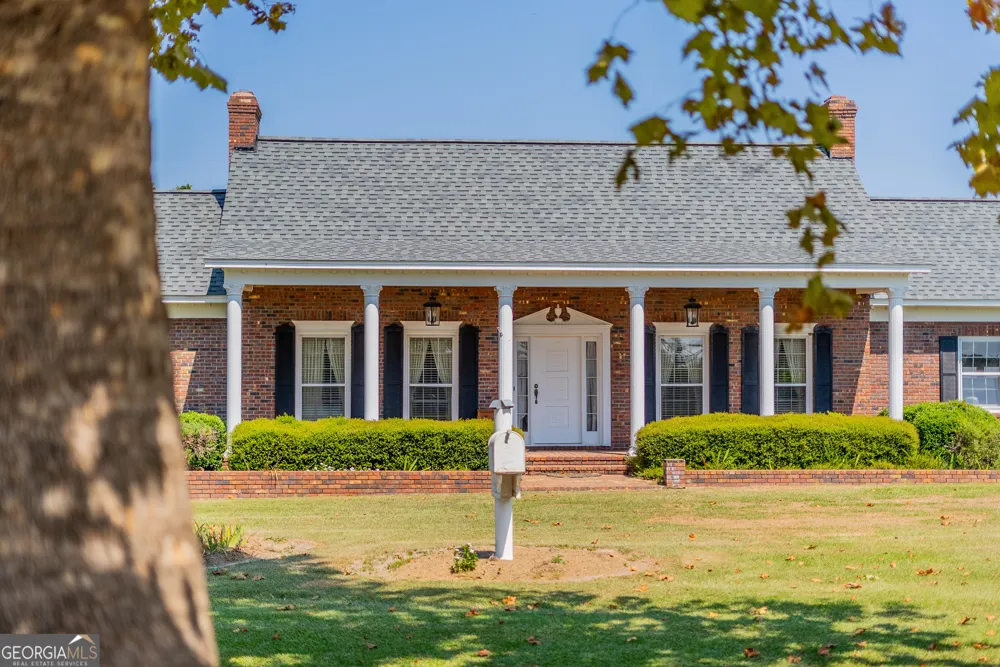 1671 Warren Carter RD Douglas, GA 31533