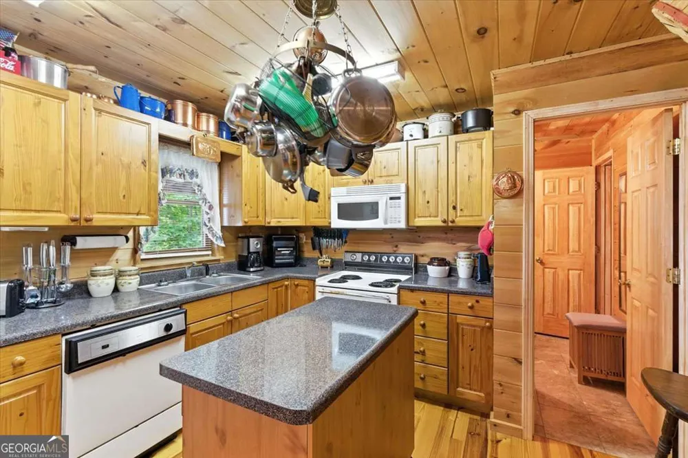 538 Galaxy WAY NE Ranger, GA 30734