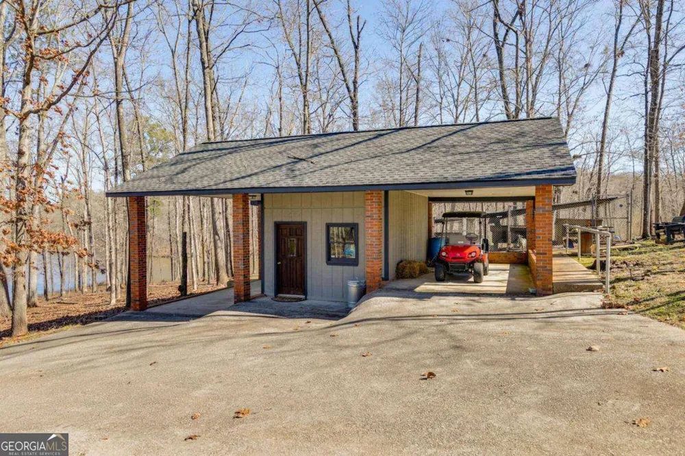 180 Sunrise LN Carrollton, GA 30116