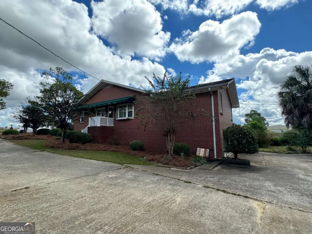 240 Whittle CIR Ashburn, GA 31714