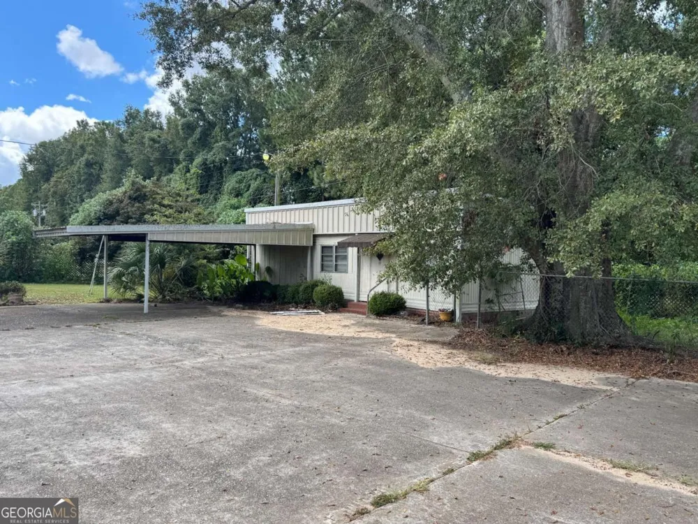 240 Whittle CIR Ashburn, GA 31714
