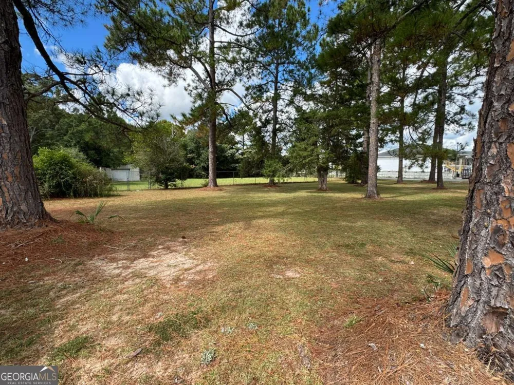 240 Whittle CIR Ashburn, GA 31714