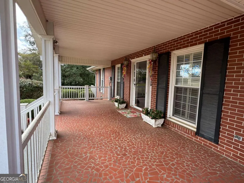 240 Whittle CIR Ashburn, GA 31714
