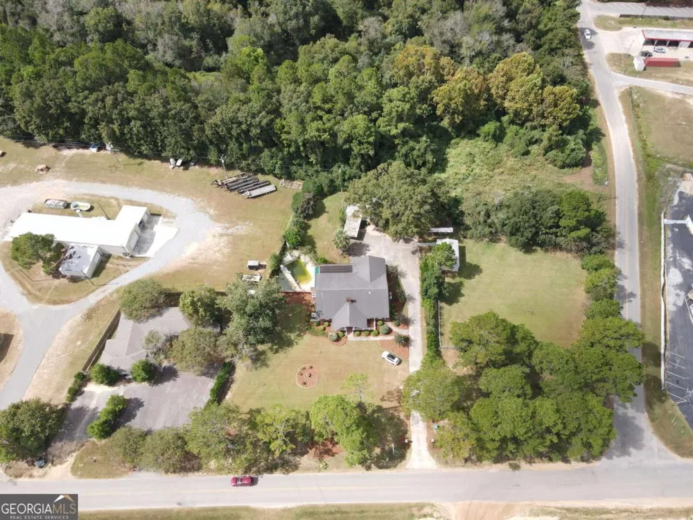 240 Whittle CIR Ashburn, GA 31714