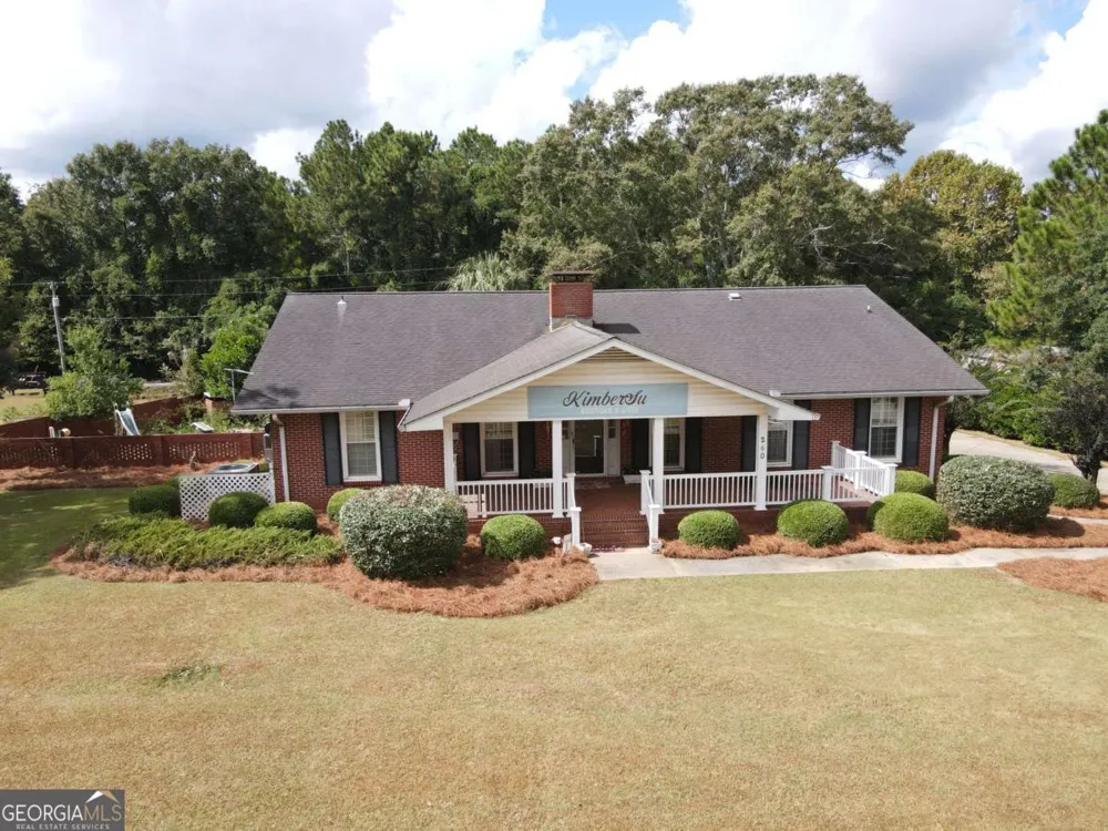 240 Whittle CIR Ashburn, GA 31714