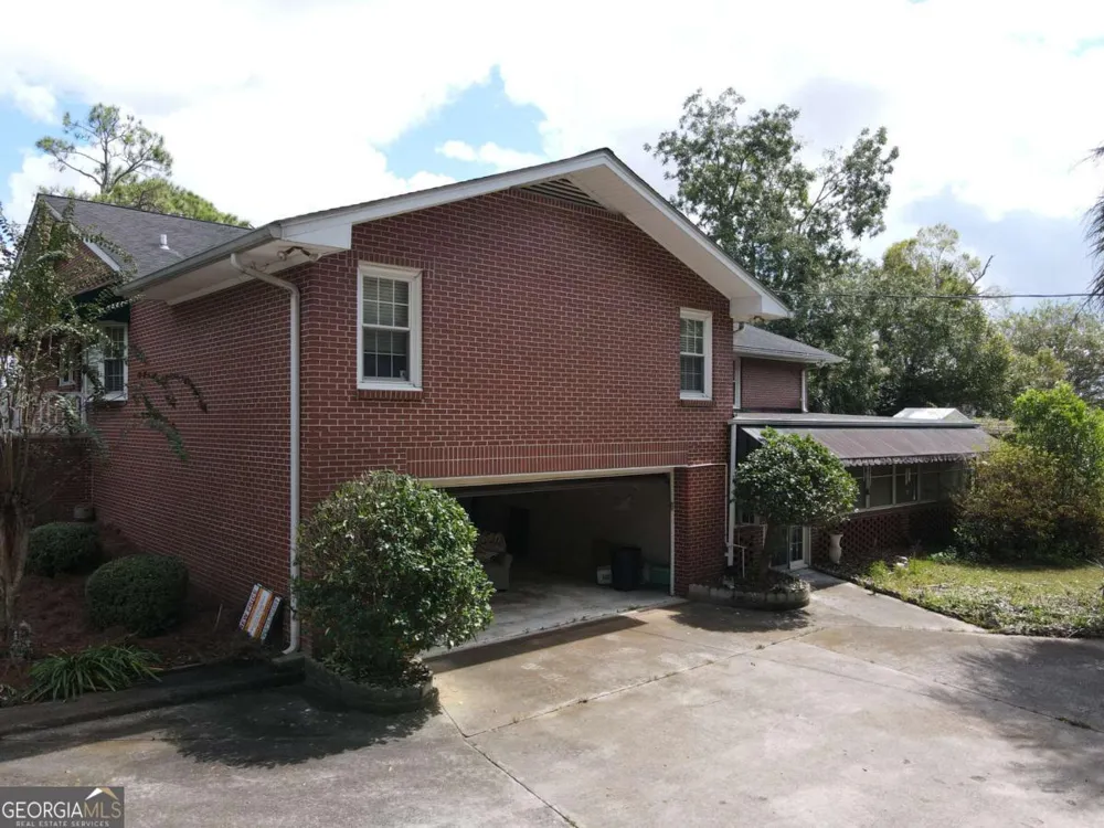 240 Whittle CIR Ashburn, GA 31714