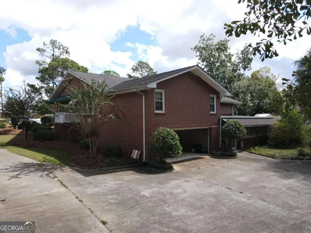 240 Whittle CIR Ashburn, GA 31714