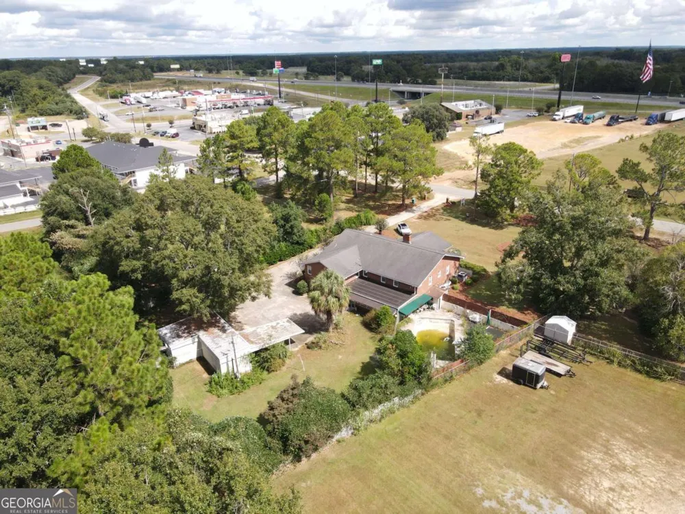 240 Whittle CIR Ashburn, GA 31714