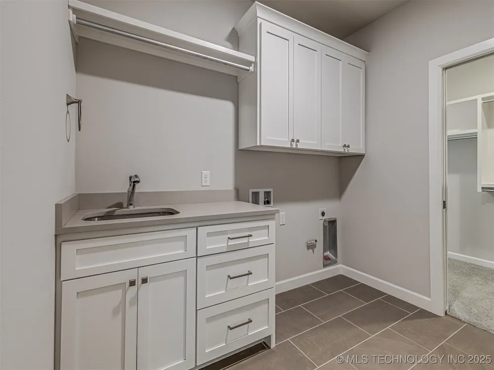 13634 S 20th Place E Bixby, OK 74008