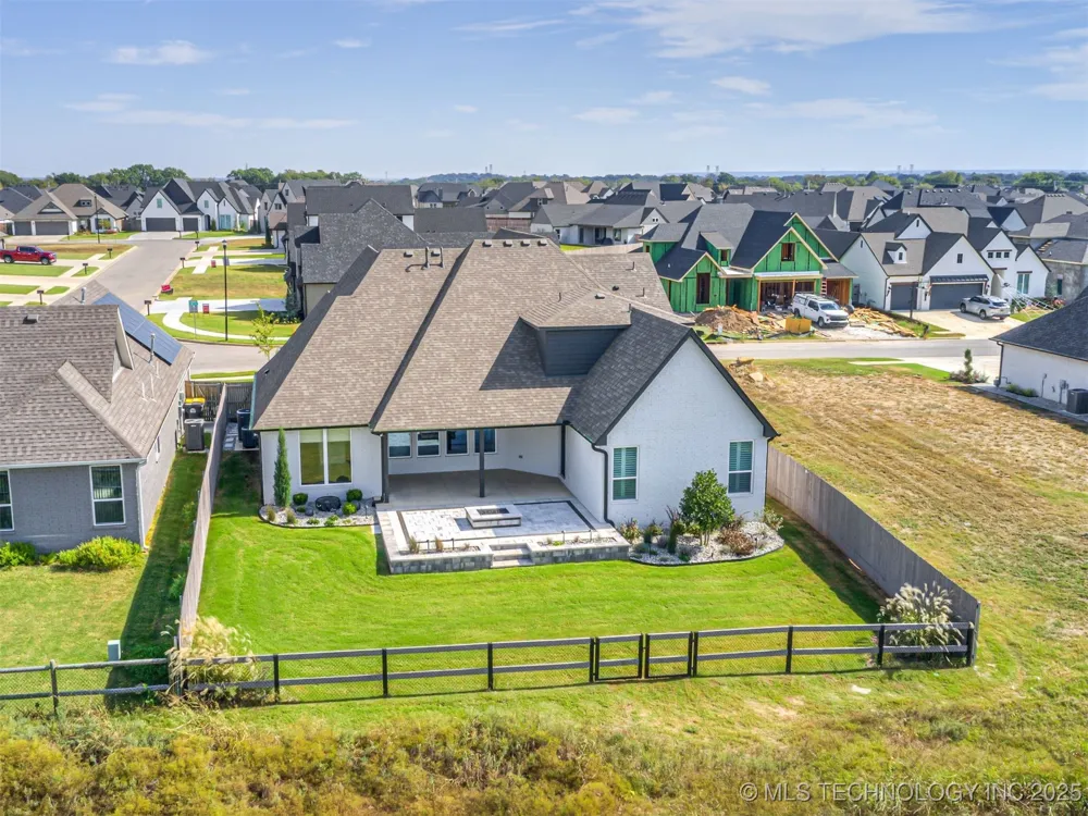 13634 S 20th Place E Bixby, OK 74008