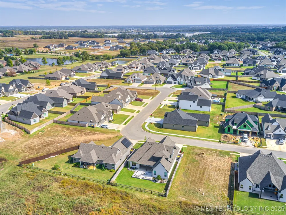 13634 S 20th Place E Bixby, OK 74008