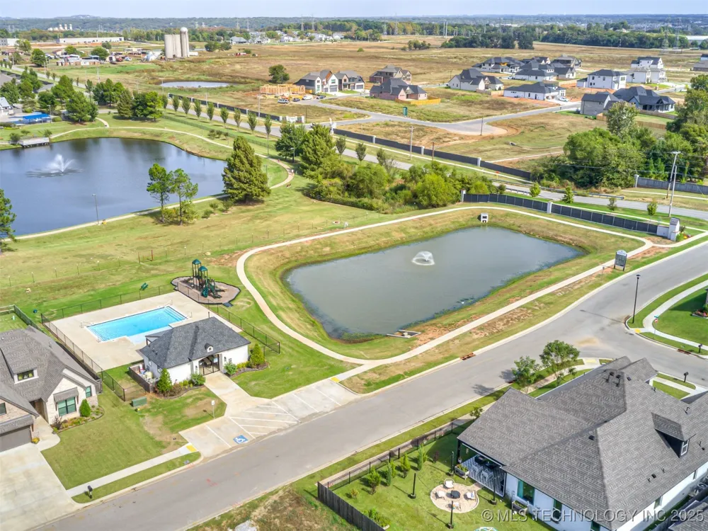 13634 S 20th Place E Bixby, OK 74008