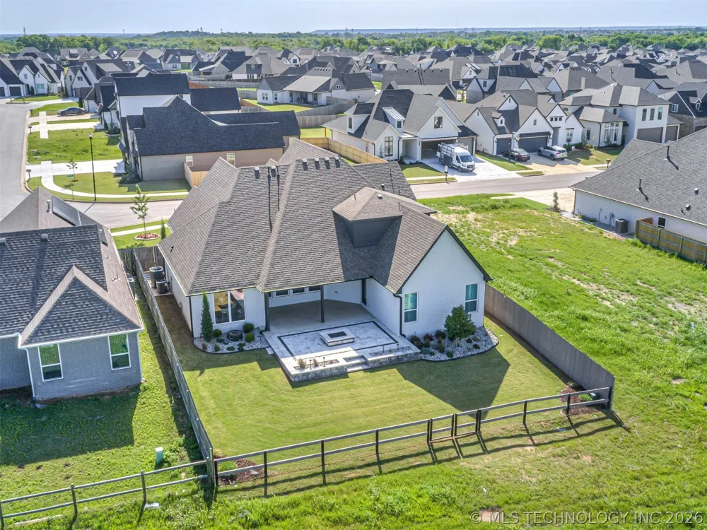 13634 S 20th Place E Bixby, OK 74008