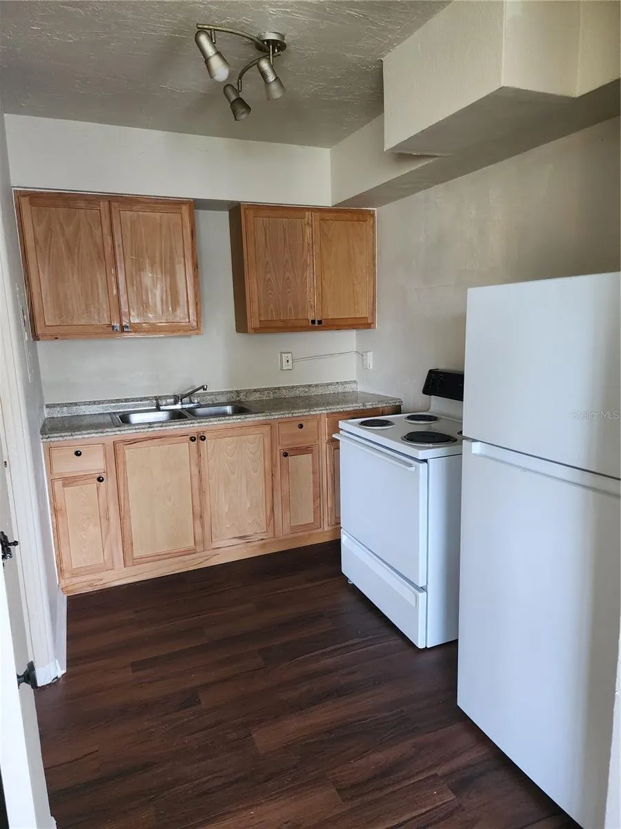 2219 HIGHLAND STREET #3 St Petersburg, FL 33705