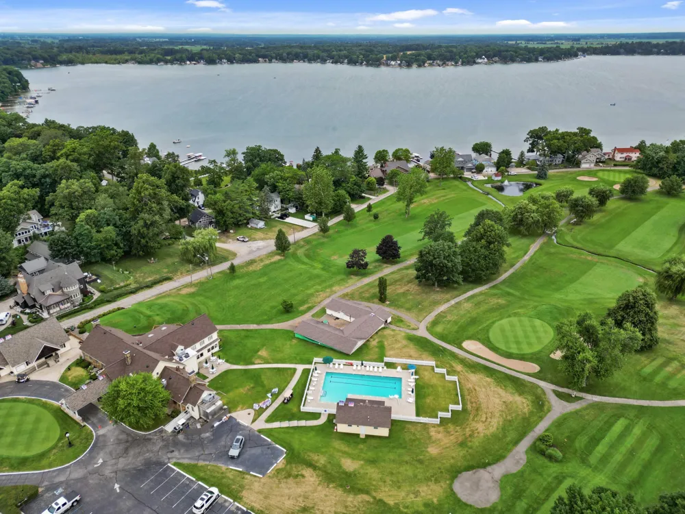 12 Creekside Drive Sturgis, MI 49091