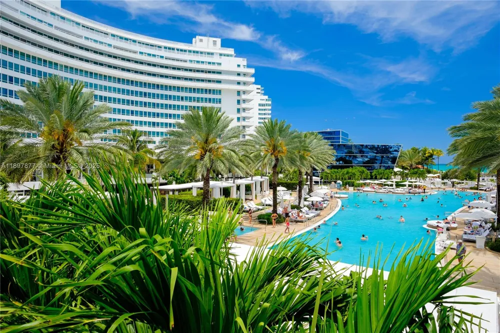 4391 Collins Ave #1403 Miami Beach, FL 33140