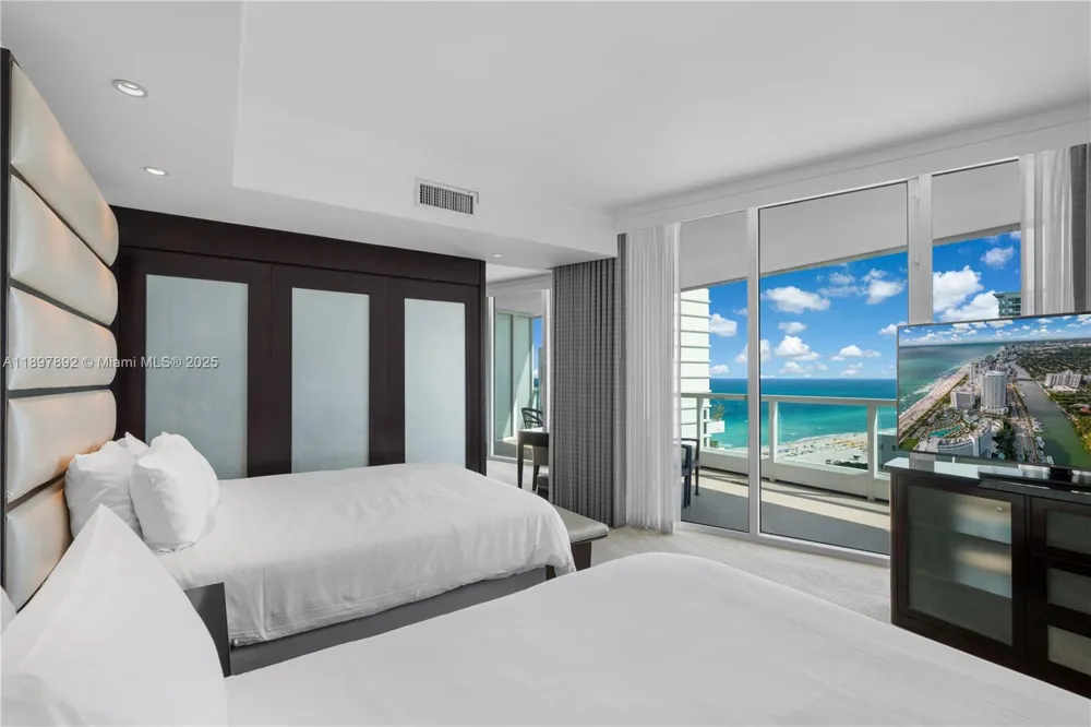 4391 Collins Ave #1619 Miami Beach, FL 33140
