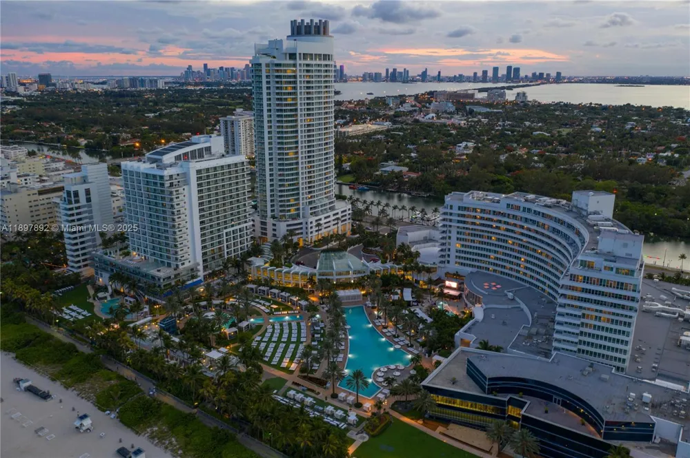 4391 Collins Ave #1619 Miami Beach, FL 33140