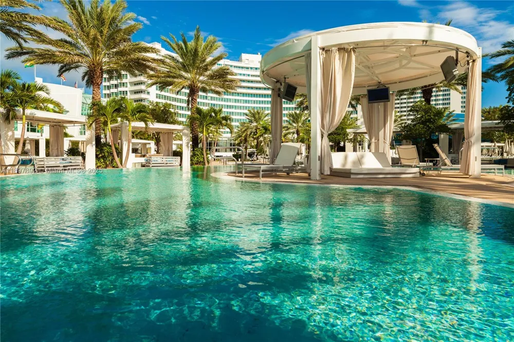 4391 Collins Ave #1619 Miami Beach, FL 33140