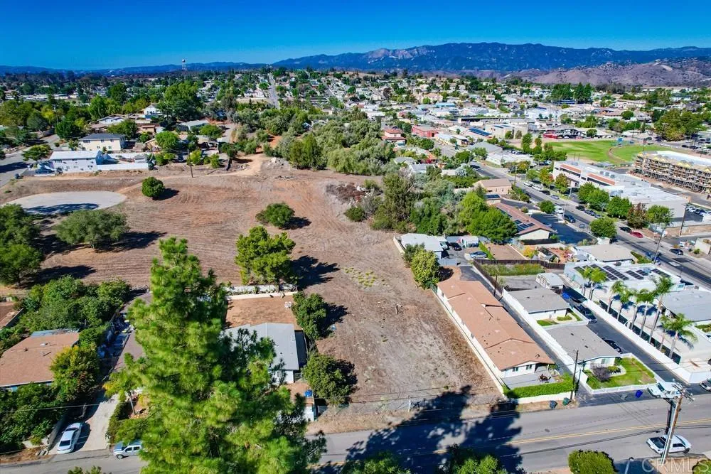 502 E Elder Street Fallbrook, CA 92028